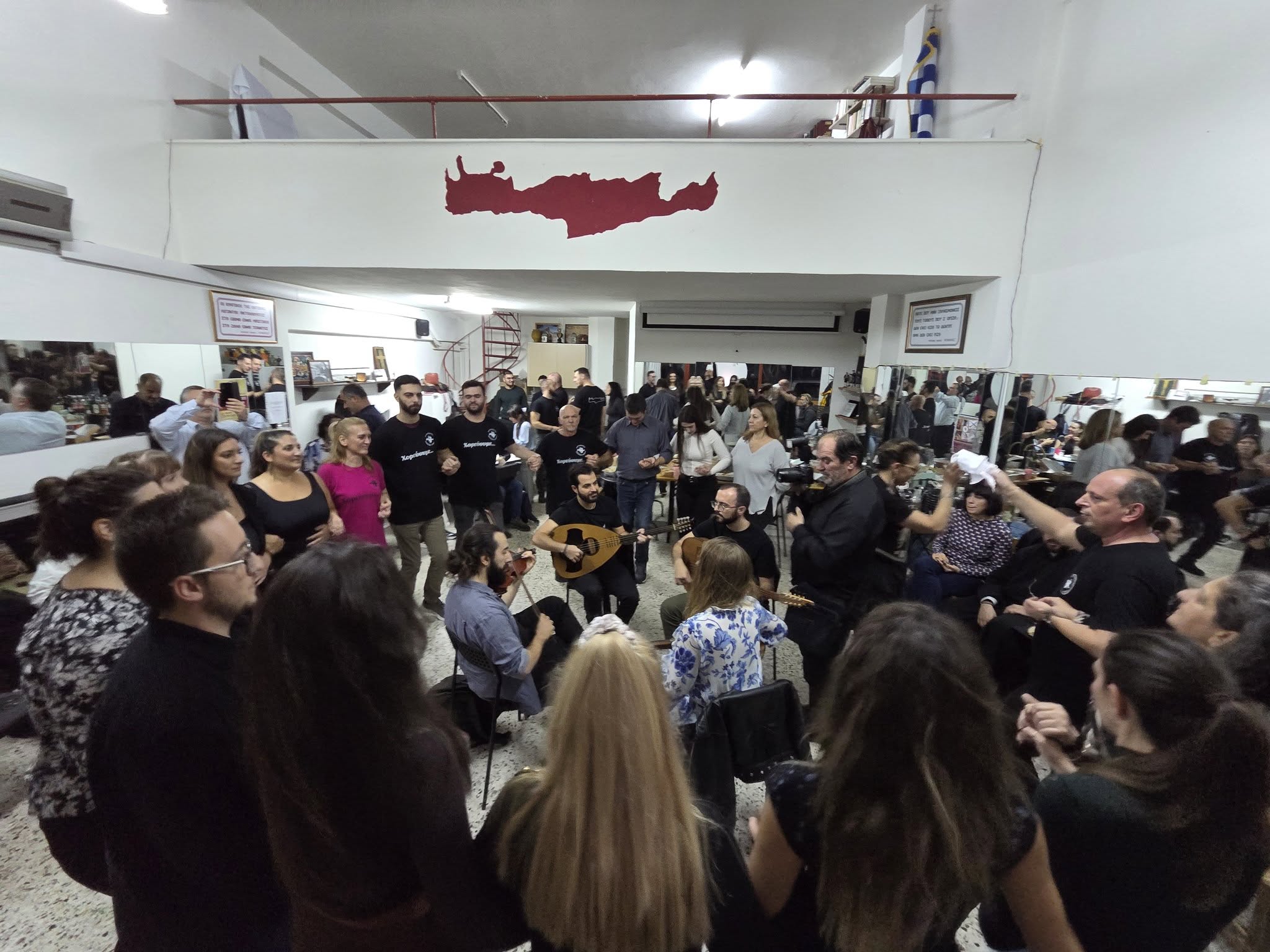 Αντάμωμα μελών και φίλων